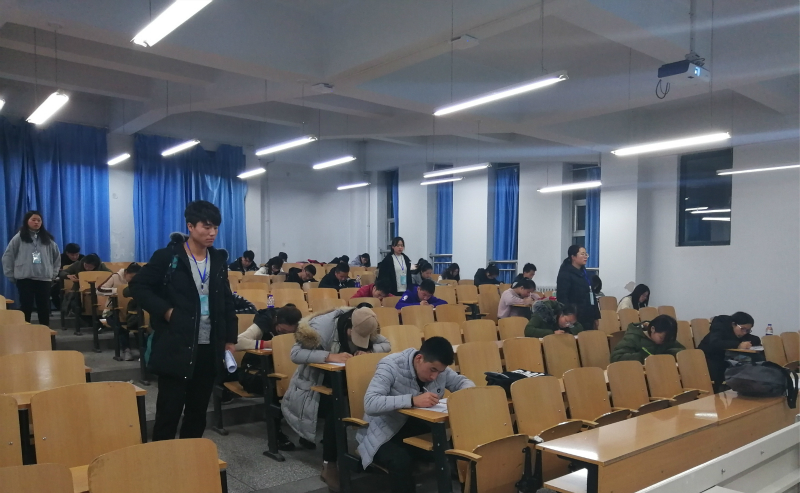 1543203463111452.jpg 考试现场1_meitu_4.jpg